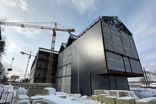 ЛМС завершает монтаж основания кровли здания Пермской галереи