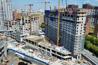 The construction of 16-18 buildings of Simvol Residential Complex in May