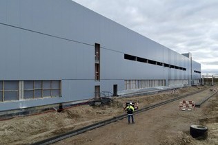 LMS installs sandwich panels in the Industrial Complex in Chernyakhovsk