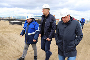 The head of Novy Urengoy visited the airport construction site 