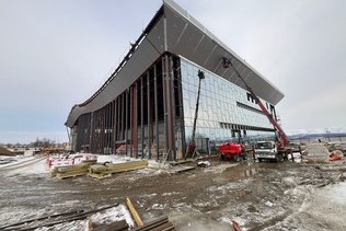 LMS has completed the facade cladding of the new Magadan airport by 35%