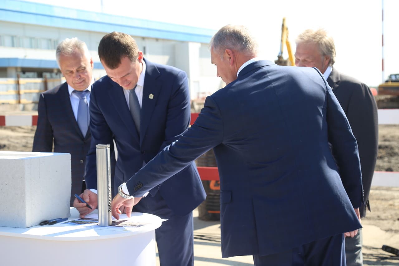 Construction of a new passenger terminal for international airlines has begun at Khabarovsk airport. The solemn ceremony of laying a commemorative capsule took place-photo-4