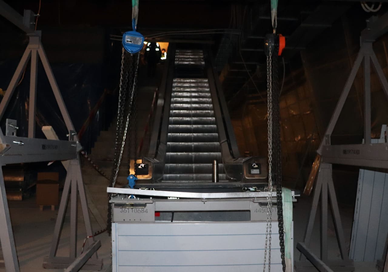 The installation of escalators and elevators started at Novy Urengoy airport terminal-photo-2