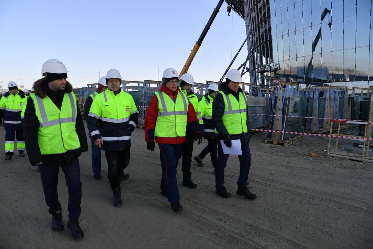 Governor of the Omsk region Alexander Burkov visited the construction site of the Arena-photo-7