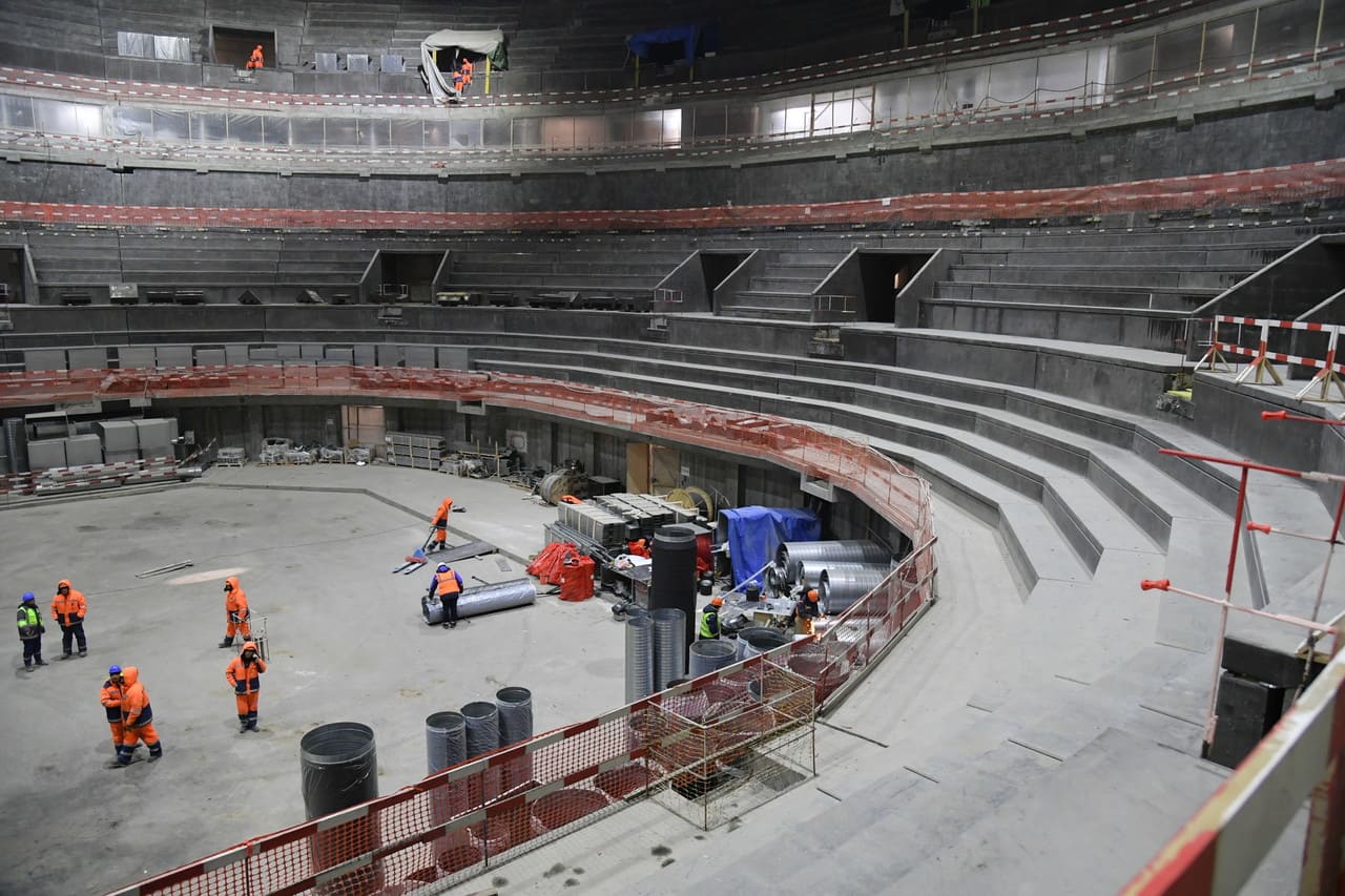 Governor of the Omsk region Alexander Burkov visited the construction site of the Arena-photo-9