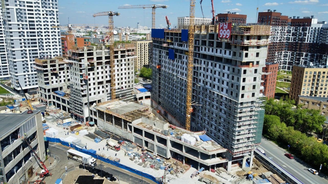 The construction of 16-18 buildings of Simvol Residential Complex in May-photo-1