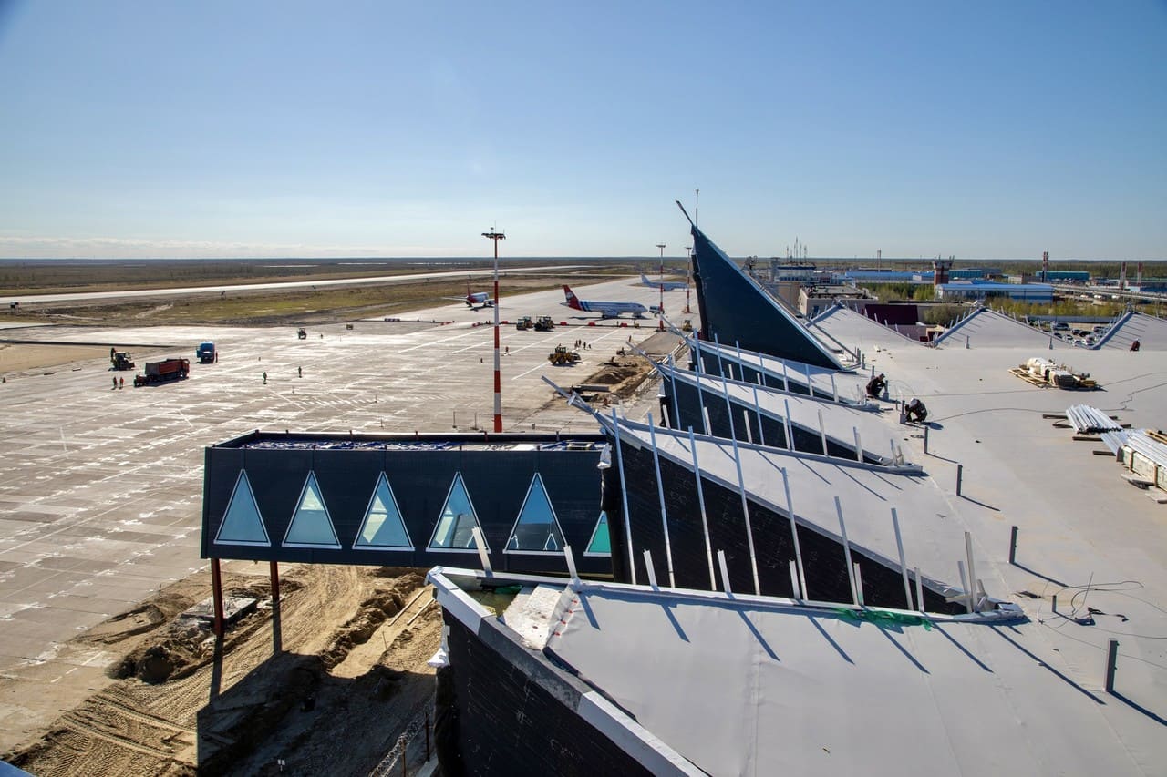 Dynamics of the Novy Urengoy airport terminal under construction in June-photo-12