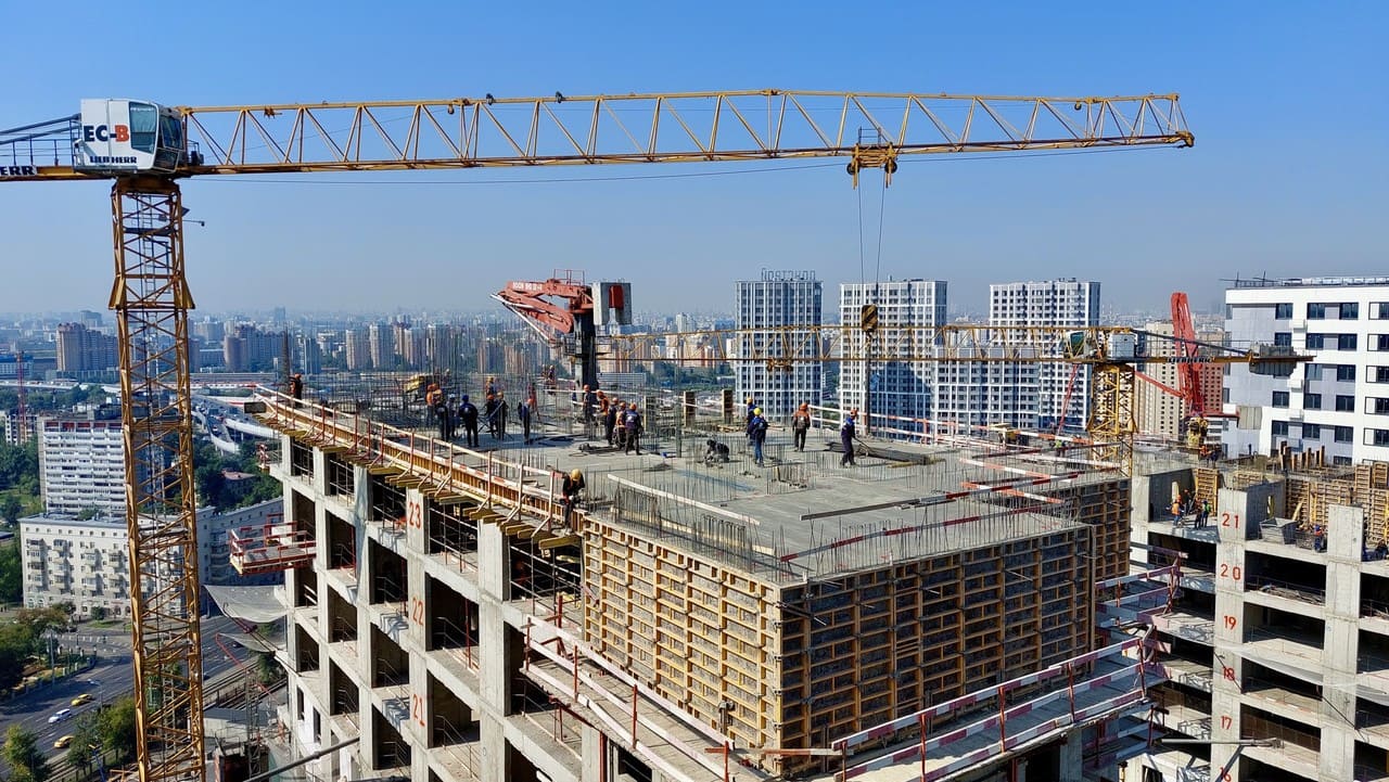 Pouring of bearing structures is completed in the 18th building of Simvol Residential Complex-photo-7