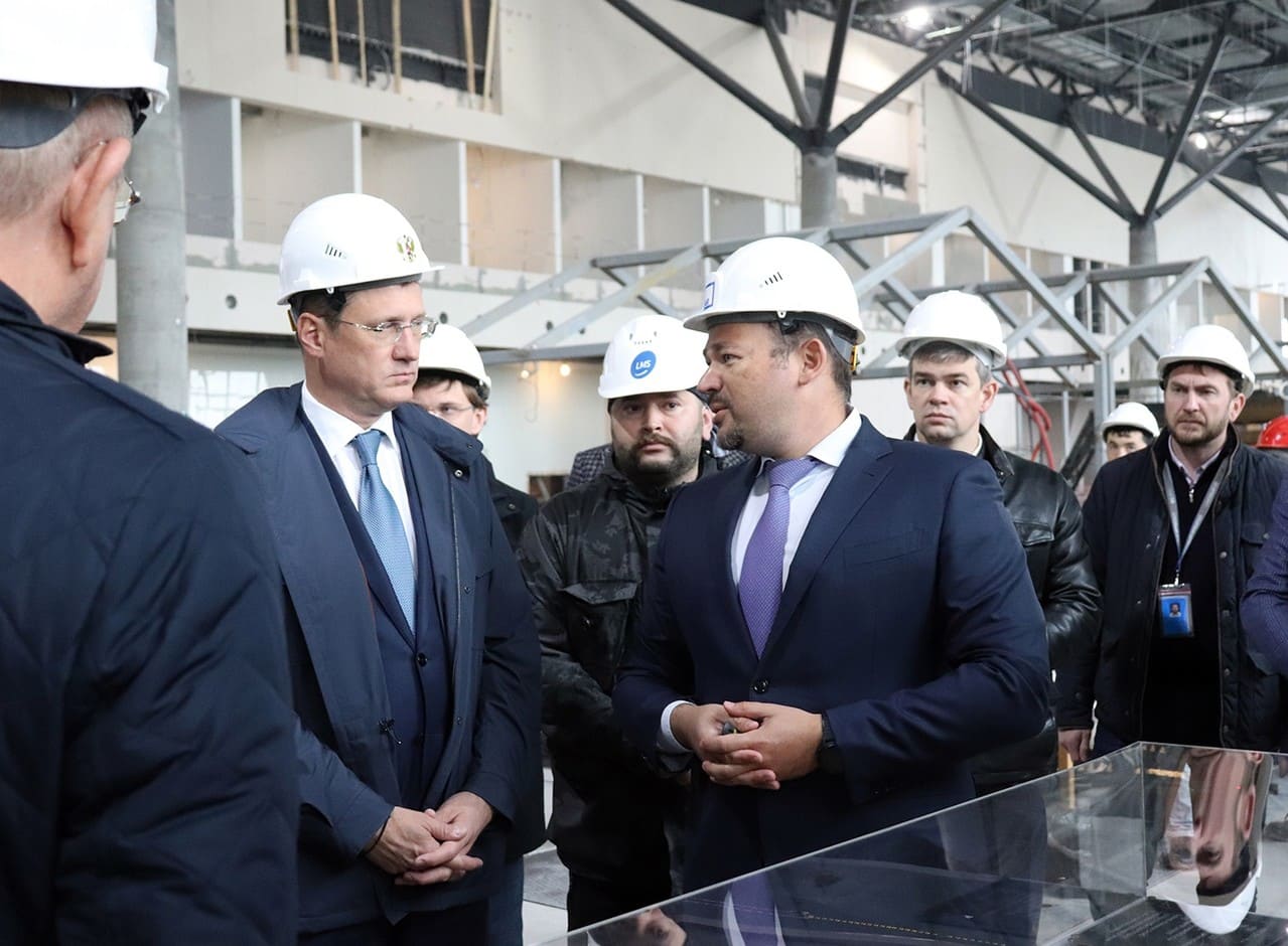 Deputy Prime Minister Novak visited the New Urengoy Airport under construction-photo-2