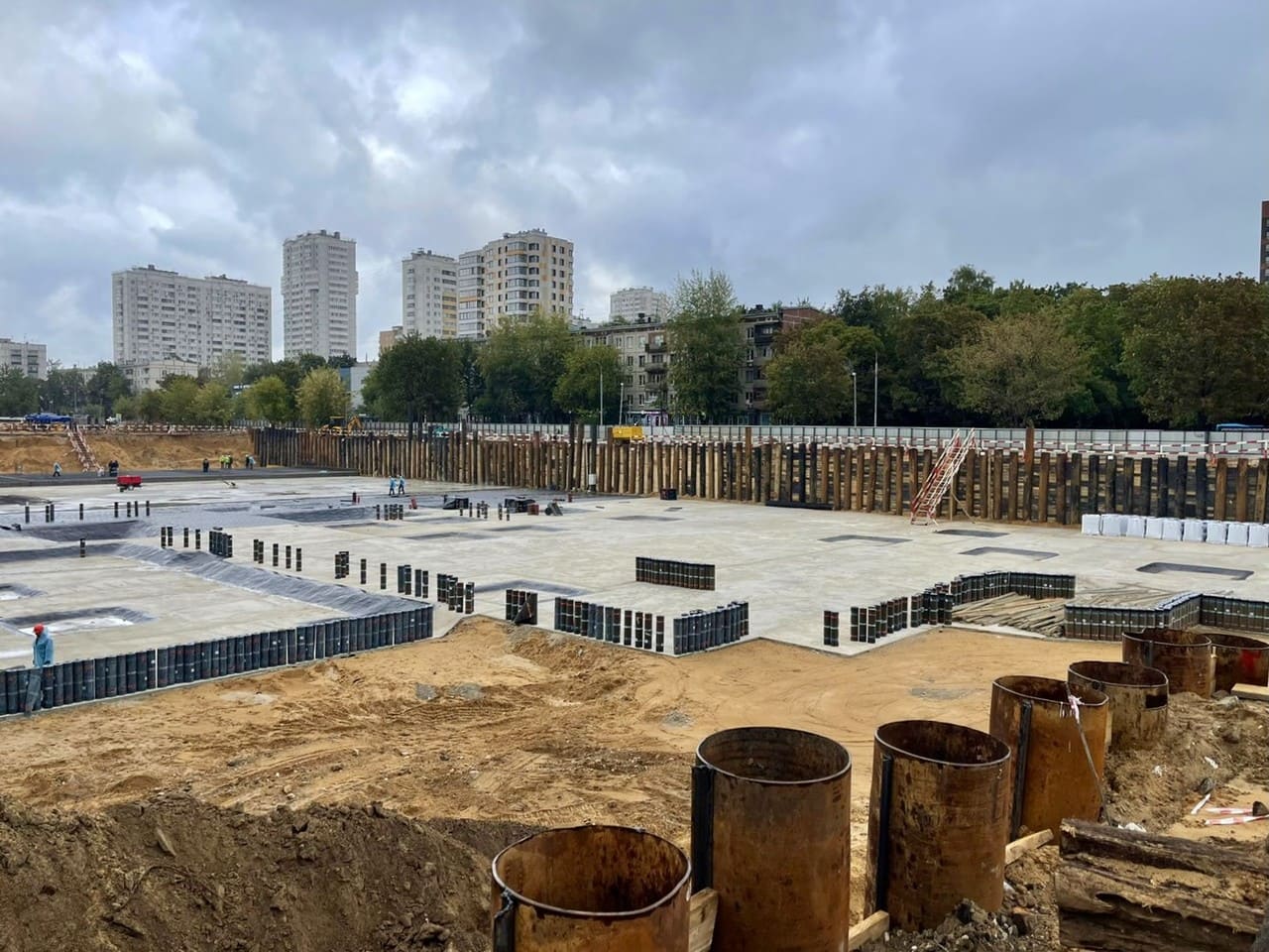 Construction of the Kuzminki Shopping Mall in active phase-photo-3