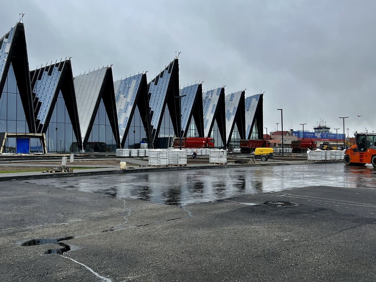 Landscaping of Novy Urengoy Airport is in full swing-photo-2