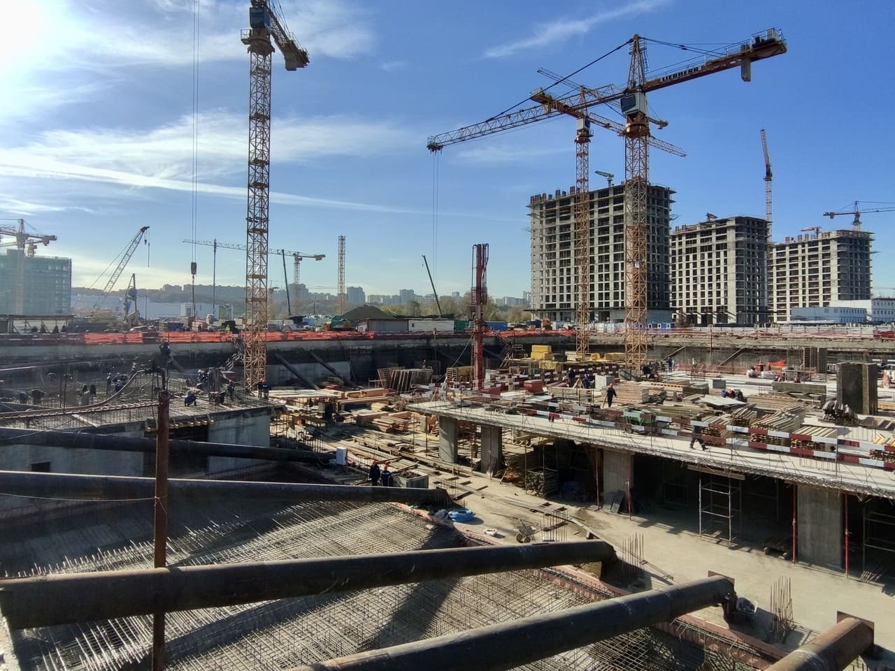 Динамика строительства пятого квартала жилого комплекса «Остров» в Москве в октябре-photo-5