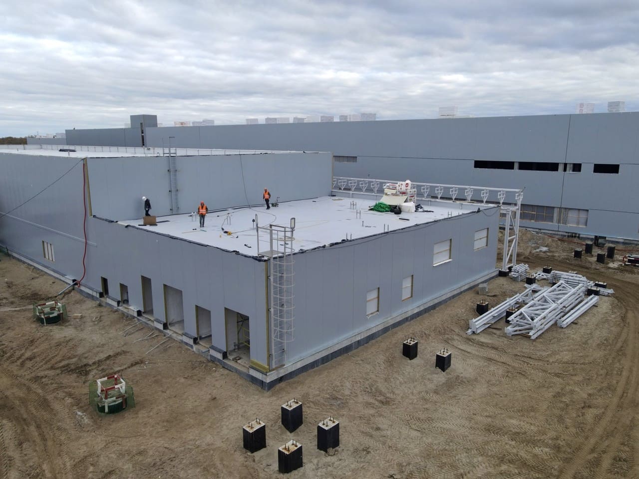 LMS installs sandwich panels in the Industrial Complex in Chernyakhovsk-photo-9