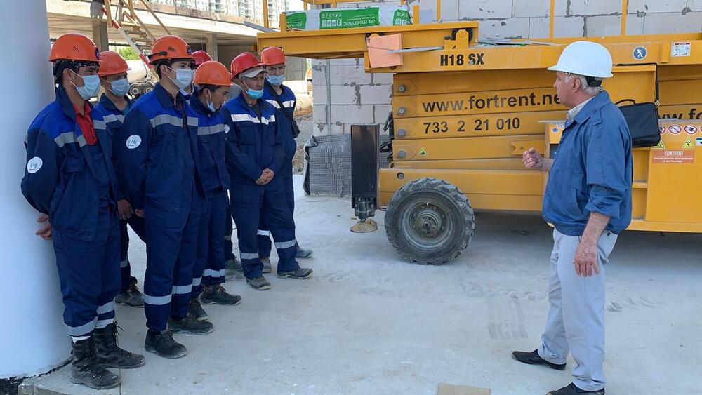 Shopping center Nebo: Training of installers and tilers - Photo 3