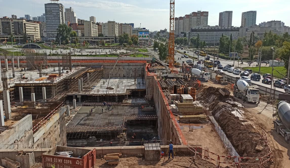 Construction activities of the shopping center Esplanada in Perm